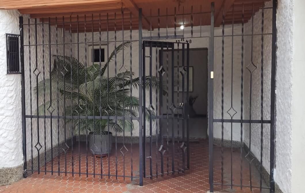 Casa en venta Antioquia Medellín Rosales 285 m2 Habitaciones 3 Baños 3 Garajes 1 Precio $1545000000