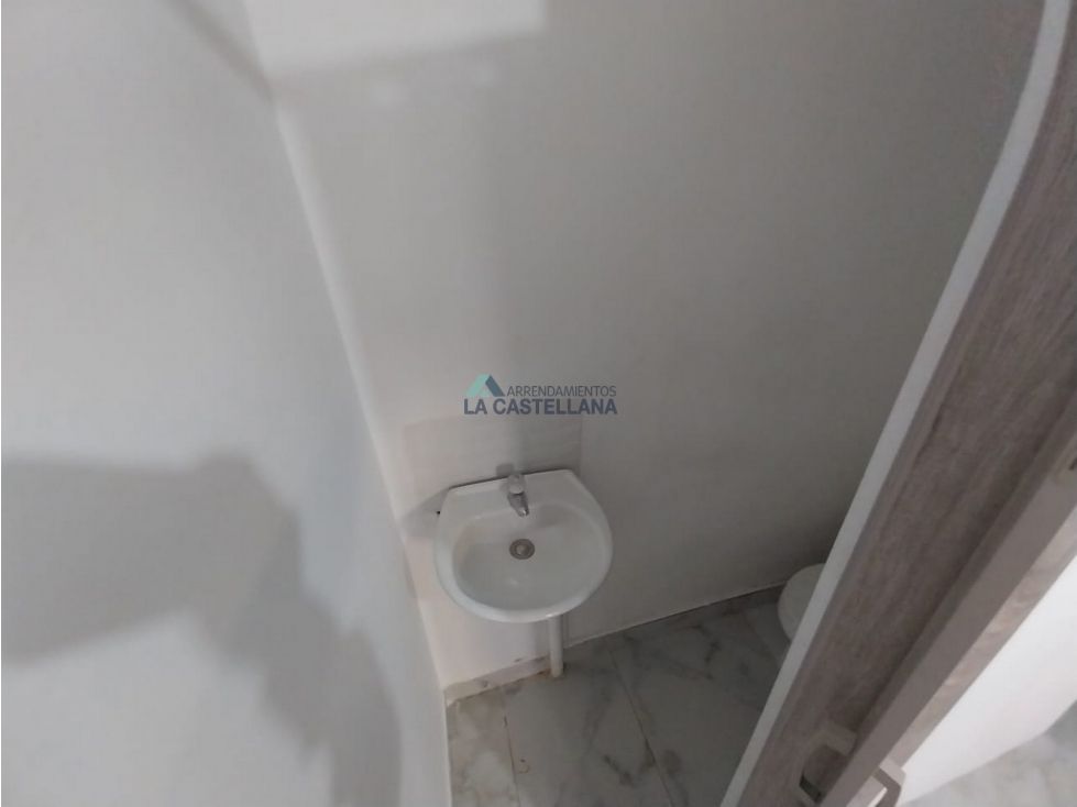 Local en arriendo Antioquia Medellín Pedregal 20 m2 Habitaciones 0 Baños 1 Garajes 0 Precio $900000