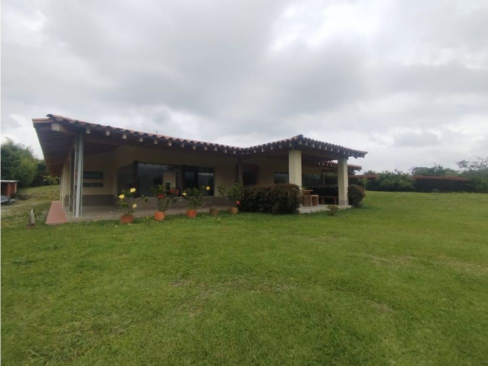 Casa Campestre en venta Antioquia La Ceja La Ceja 420 m2 Habitaciones 5 Baños 6 Garajes 8 Precio $1950000000