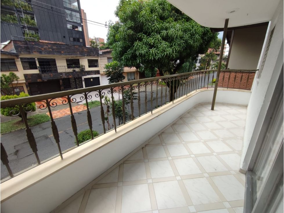 Casa en arriendo Antioquia Medellín Estadio 300 m2 Habitaciones 5 Baños 3 Garajes 1 Precio $7500000