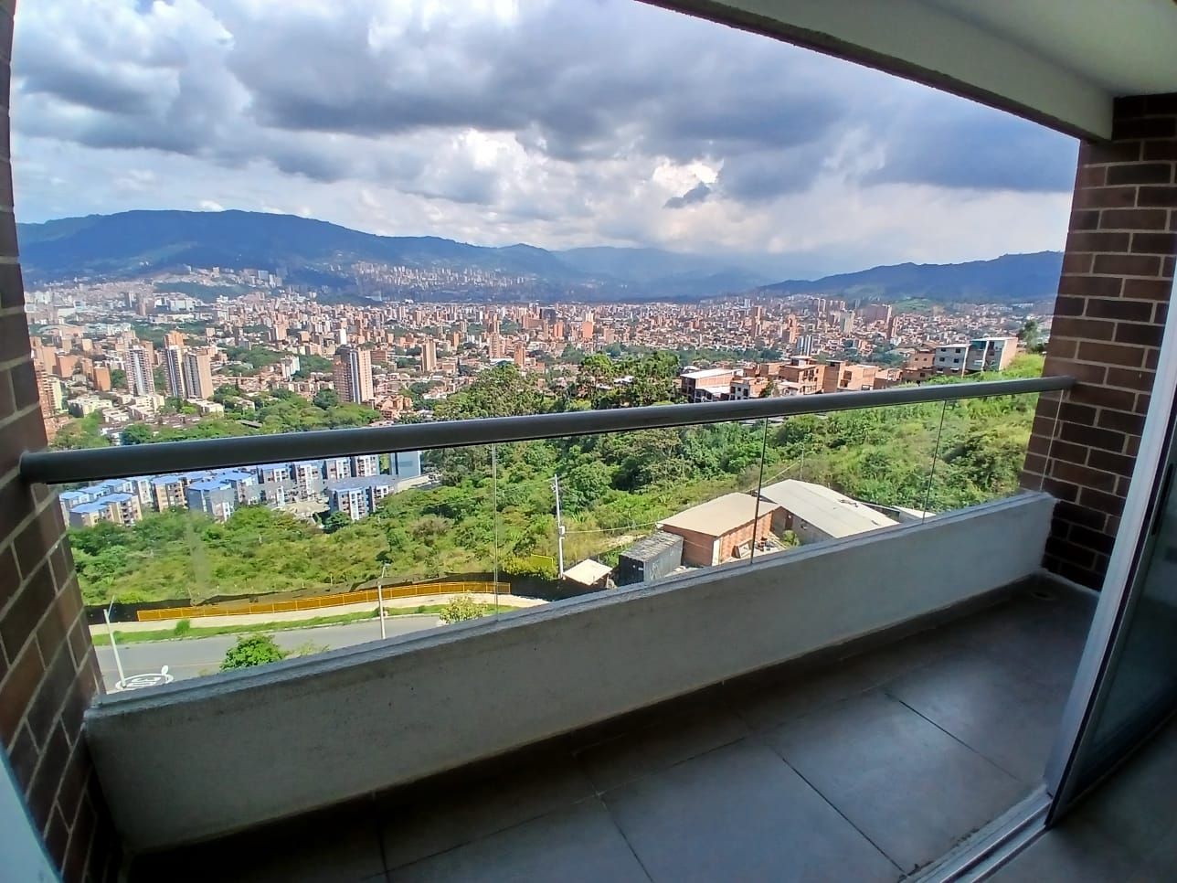 Apartamento en arriendo Antioquia Medellín Santa Rosa De Lima 77 m2 Habitaciones 3 Baños 2 Garajes 1 Precio $3550000