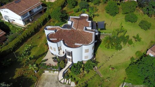 Casa en arriendo Antioquia Medellín Altos Del Poblado 500 m2 Habitaciones 10 Baños 11 Garajes 3 Precio $23000000