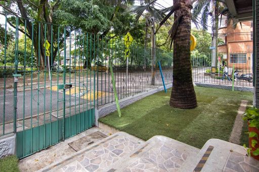 Casa en venta Antioquia Medellín Los Conquistadores 212 m2 Habitaciones 4 Baños 2 Garajes 1 Precio $1350000000