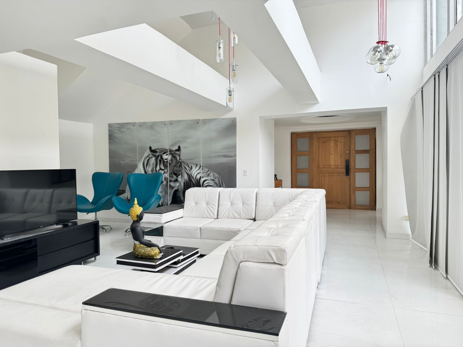 Apartamento en arriendo o venta Antioquia Medellín Asomadera No1 500 m2 Habitaciones 5 Baños 6 Garajes 2 Precio venta $2580000000 Precio arriendo $22800000