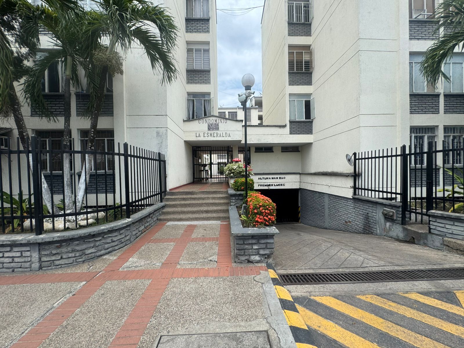 Apartamento en venta Huila Neiva El Faro 40 m2 Habitaciones 3 Baños 2 Garajes 1 Precio $150000000