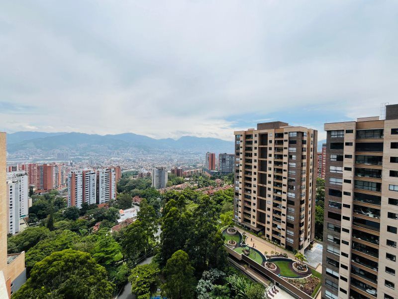 Apartamento en arriendo Antioquia Envigado El Chinguí 180 m2 Habitaciones 3 Baños 5 Garajes 2 Precio $10000000