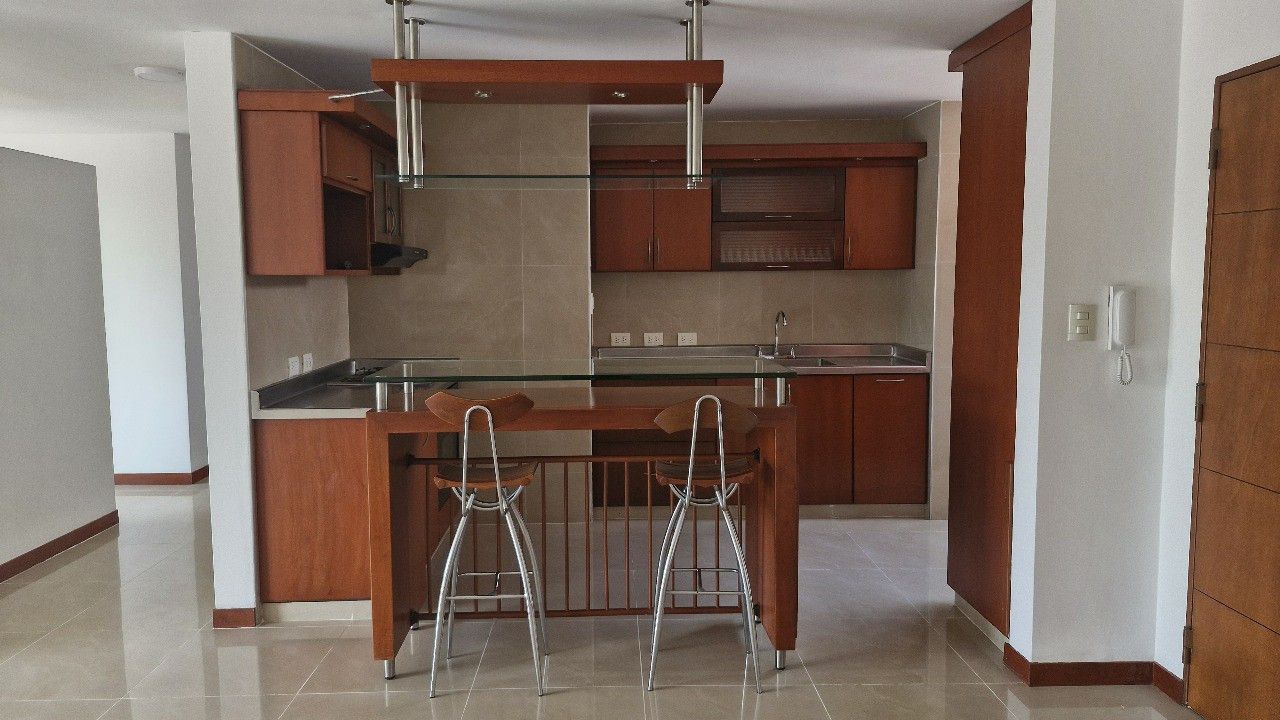 Apartamento en venta Valle Del Cauca Cali Urbanización Ciudad Jardín 103 m2 Habitaciones 3 Baños 3 Garajes 2 Precio $415000000