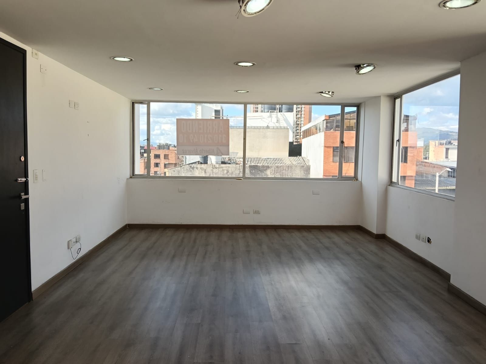 Local en arriendo Cundinamarca Bogotá Prado Veraniego 33 m2 Habitaciones 0 Baños 1 Garajes 0 Precio $1650000