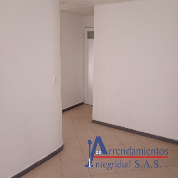 Apartamento en arriendo Antioquia Medellín El Nogal- Los Almendros 100 m2 Habitaciones 4 Baños 2 Garajes 0 Precio $2800000