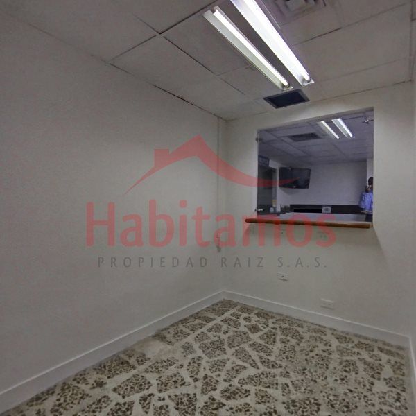 Oficina en arriendo o venta Antioquia Envigado Zona Centro 80 m2 Habitaciones 0 Baños 3 Garajes 0 Precio venta $600000000 Precio arriendo $2600000