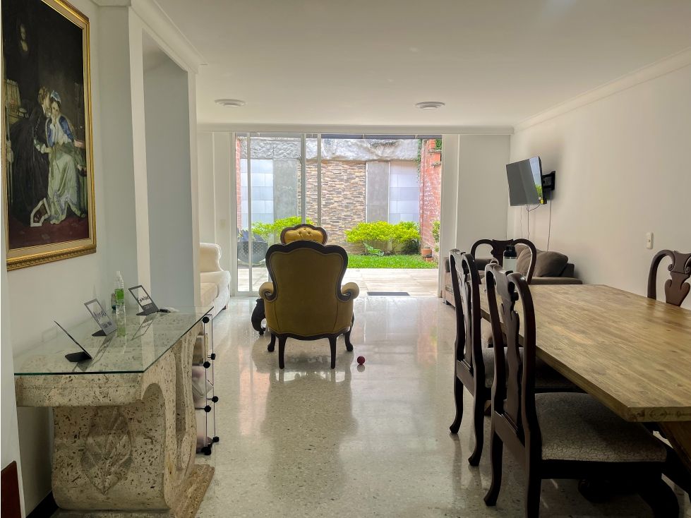 Casa en venta Antioquia Medellín El Diamante No2 220 m2 Habitaciones 4 Baños 5 Garajes 2 Precio $1050000000