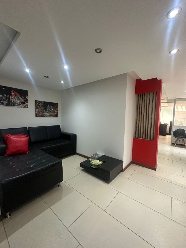 Oficina en arriendo Cundinamarca Bogotá Santa Barbara Occidental 94 m2 Habitaciones 0 Baños 2 Garajes 0 Precio $6471000