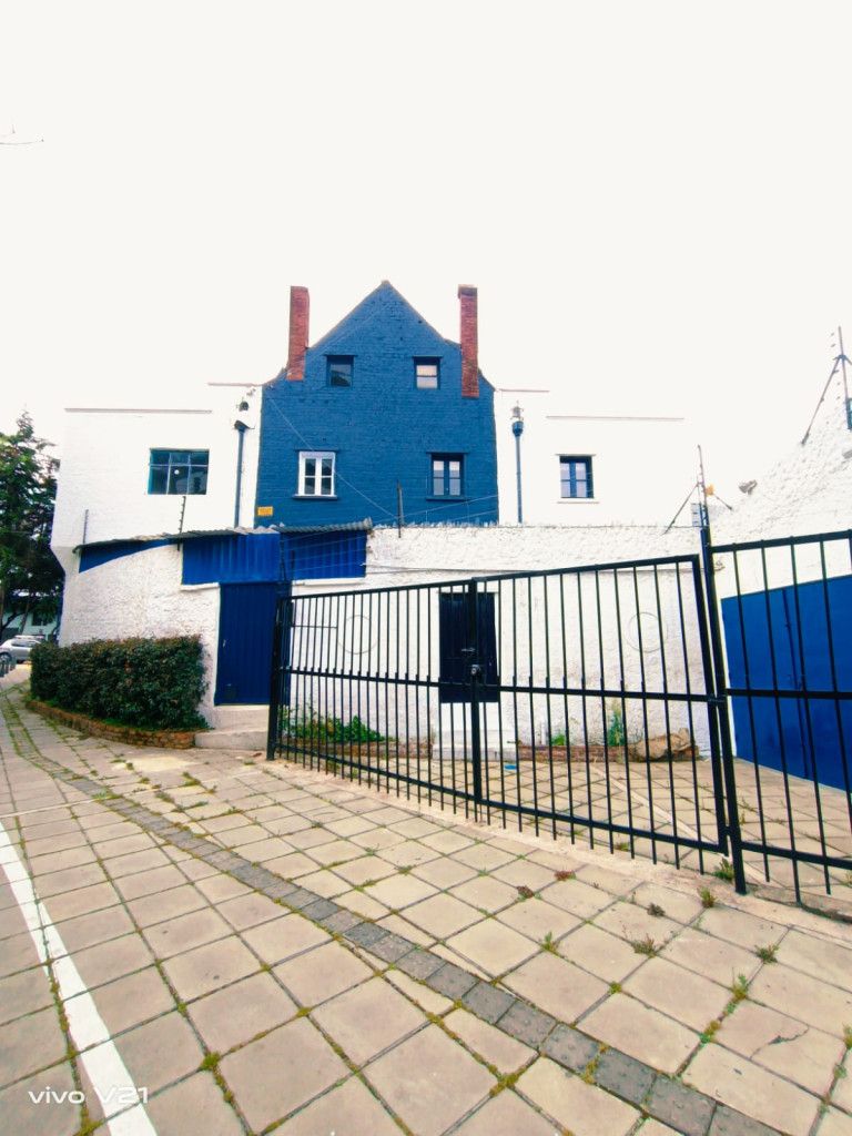 Casa en venta Cundinamarca Bogotá Sagrado Corazon 246 m2 Habitaciones 6 Baños 2 Garajes 2 Precio $800000000