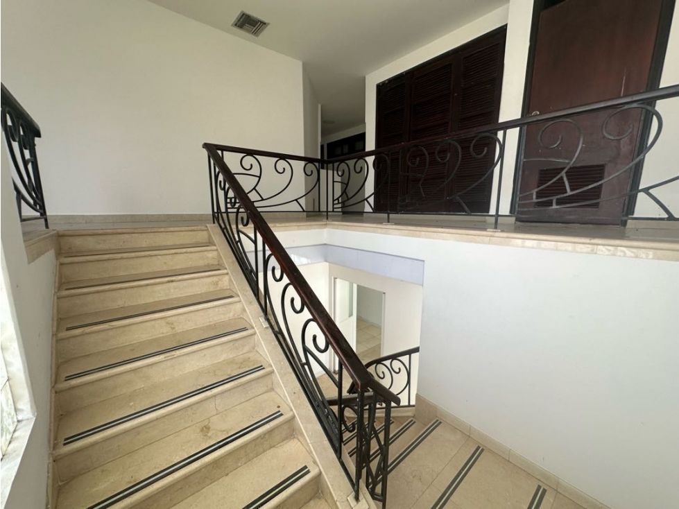 Casa en arriendo o venta Atlántico Barranquilla Altos Del Prado 547 m2 Habitaciones 5 Baños 10 Garajes 6 Precio venta $2600000000 Precio arriendo $16000000