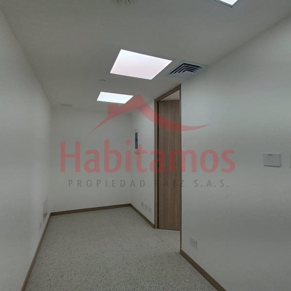 Oficina en arriendo Antioquia Medellín Laureles 38 m2 Habitaciones 0 Baños 1 Garajes 1 Precio $5500000