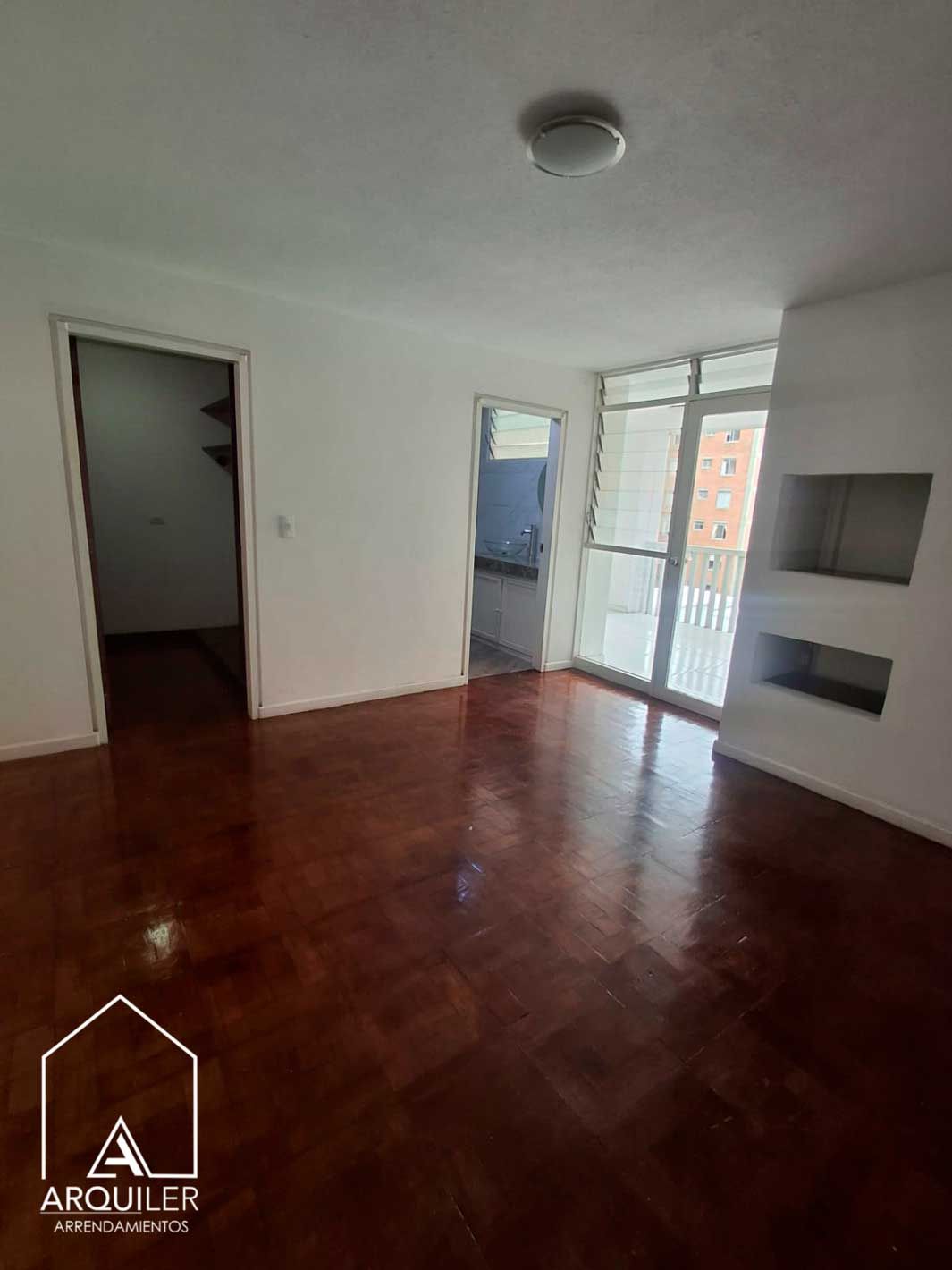 Apartamento en arriendo Antioquia Medellín Guayaquil 180 m2 Habitaciones 4 Baños 3 Garajes 1 Precio $3000000