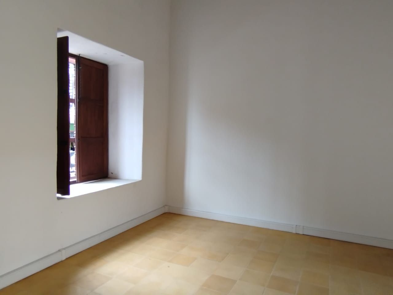 Local en arriendo Antioquia Rionegro Centro 14 m2 Habitaciones 0 Baños 0 Garajes 0 Precio $1030000