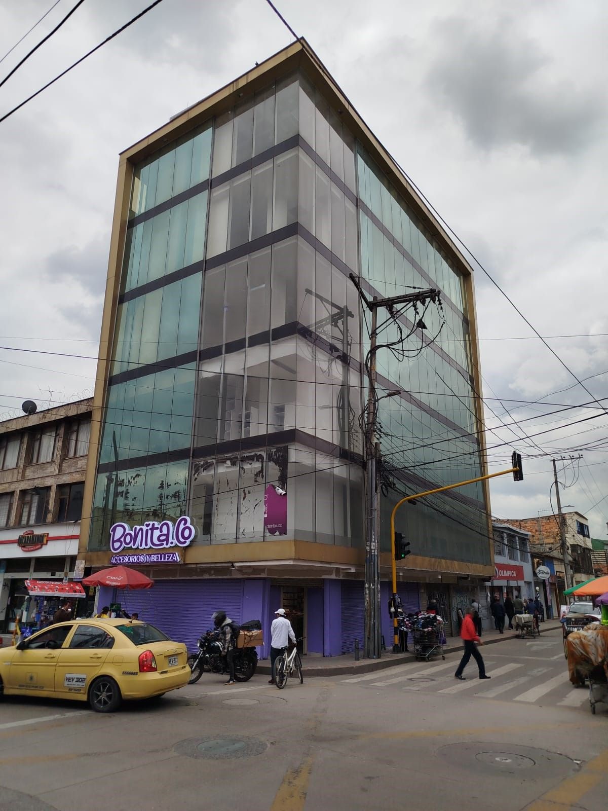 Edificio en arriendo Cundinamarca Bogotá Centro Fontibon 760 m2 Habitaciones 0 Baños 8 Garajes 0 Precio $25000000