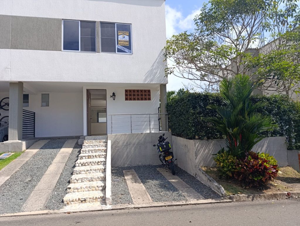 Casa en arriendo Valle Del Cauca Jamundí Juan De Ampudia 106 m2 Habitaciones 2 Baños 3 Garajes 2 Precio $2280000