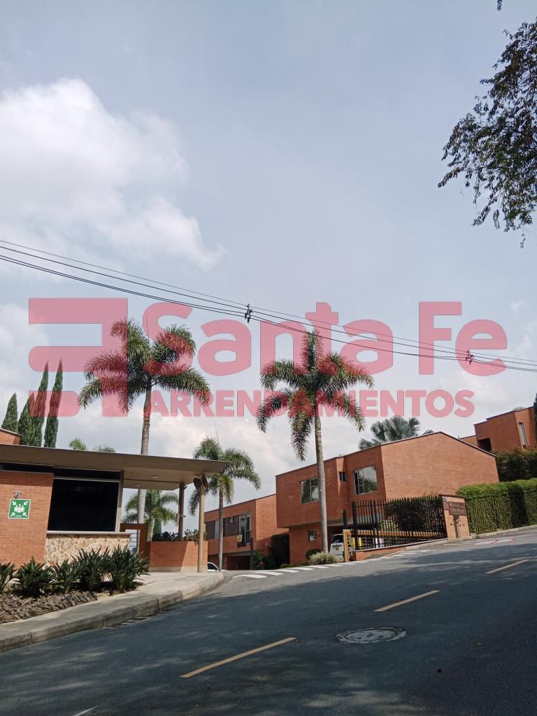 Casa en arriendo Antioquia Envigado Zúñiga 433 m2 Habitaciones 5 Baños 5 Garajes 2 Precio $11500000