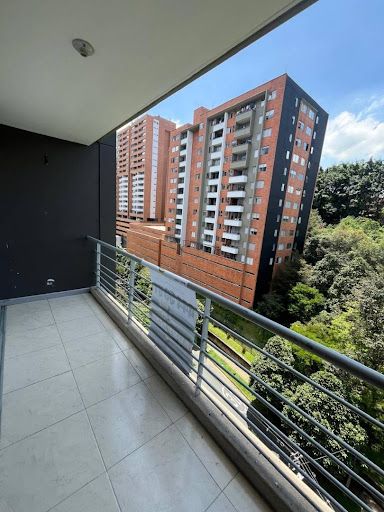 Apartamento en arriendo Antioquia Envigado El Esmeraldal 100 m2 Habitaciones 3 Baños 2 Garajes 1 Precio $3900000