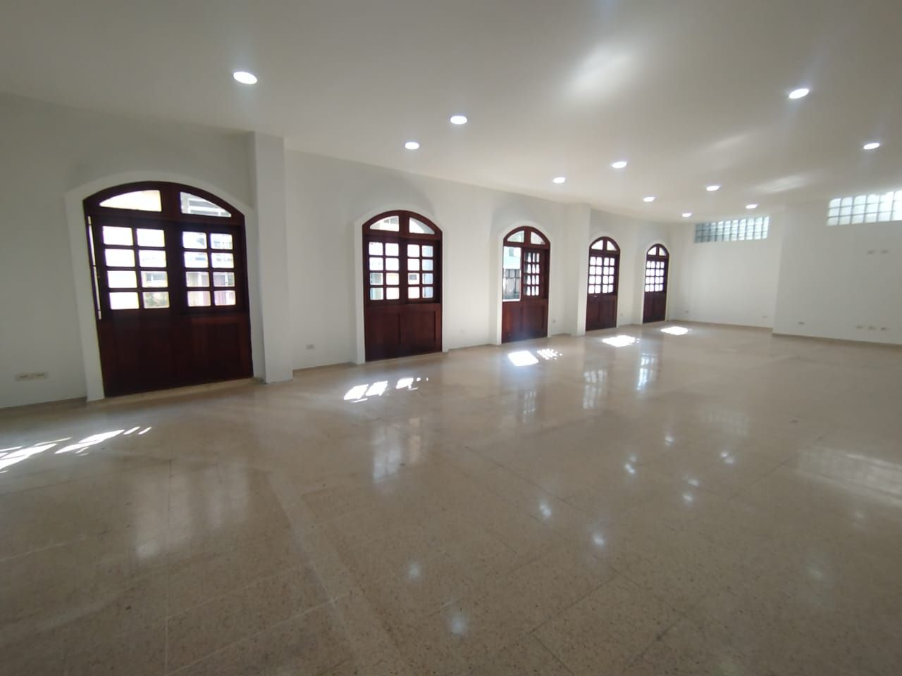 Local en arriendo Antioquia Medellín Manrique Oriental 230 m2 Habitaciones 0 Baños 3 Garajes 0 Precio $7000000