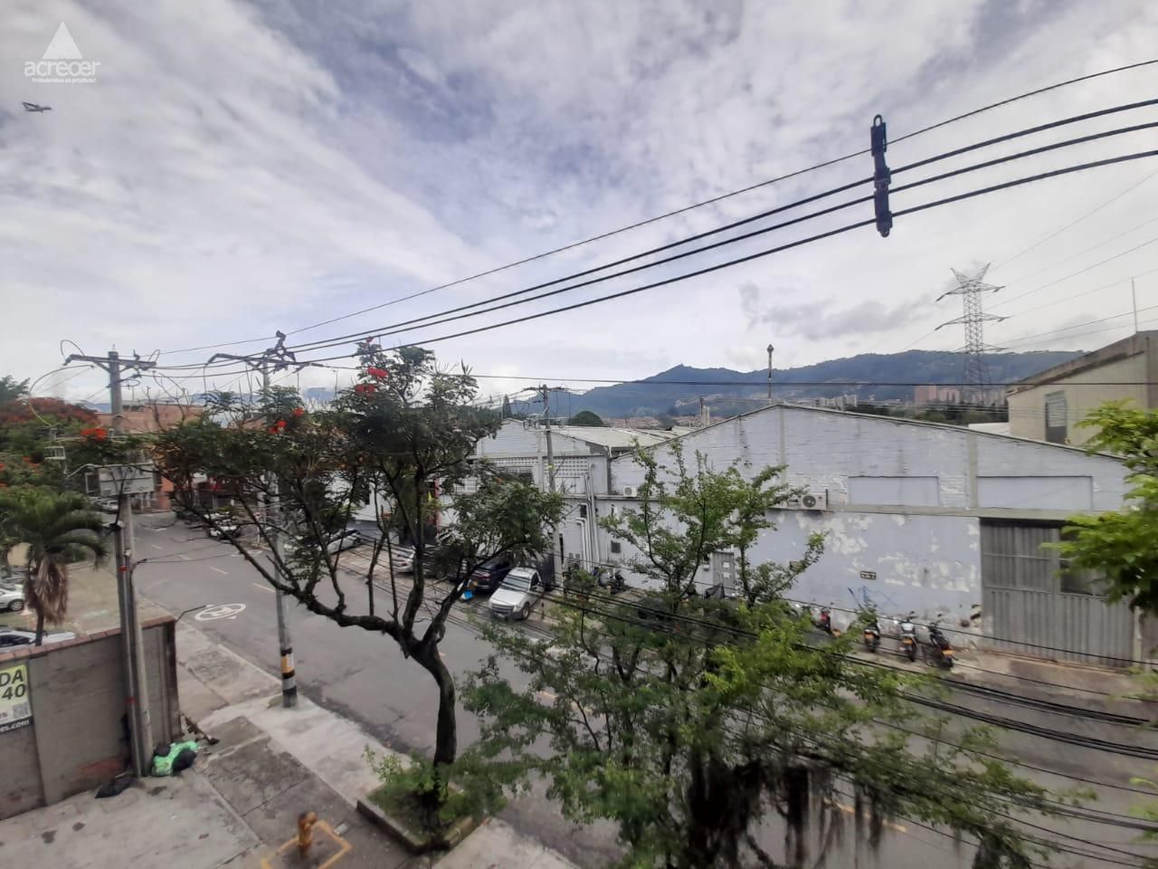 Oficina en arriendo Antioquia Itagüí La Esmeralda 350 m2 Habitaciones 0 Baños 5 Garajes 0 Precio $8900000