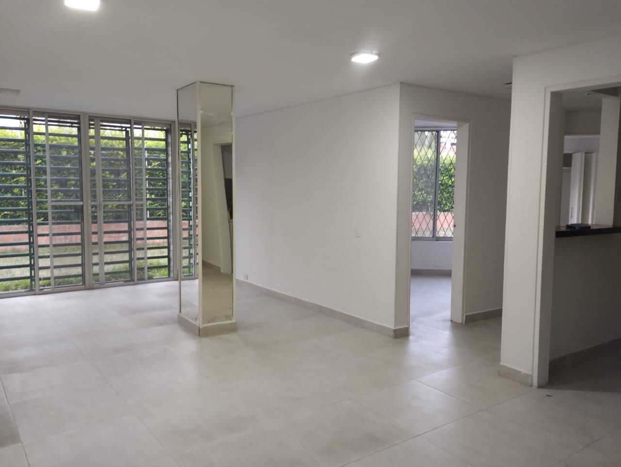 Apartamento en arriendo Valle Del Cauca Cali Quintas De Don Simón 70 m2 Habitaciones 2 Baños 2 Garajes 1 Precio $1900000