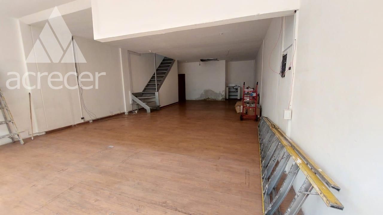 Local en arriendo Antioquia Itagüí La Esmeralda 166 m2 Habitaciones 0 Baños 2 Garajes 1 Precio $8300000