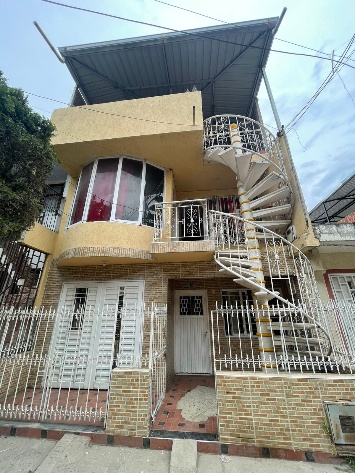 Casa en venta Valle Del Cauca Cali Ricardo Balcazar 230 m2 Habitaciones 5 Baños 3 Garajes 1 Precio $230000000