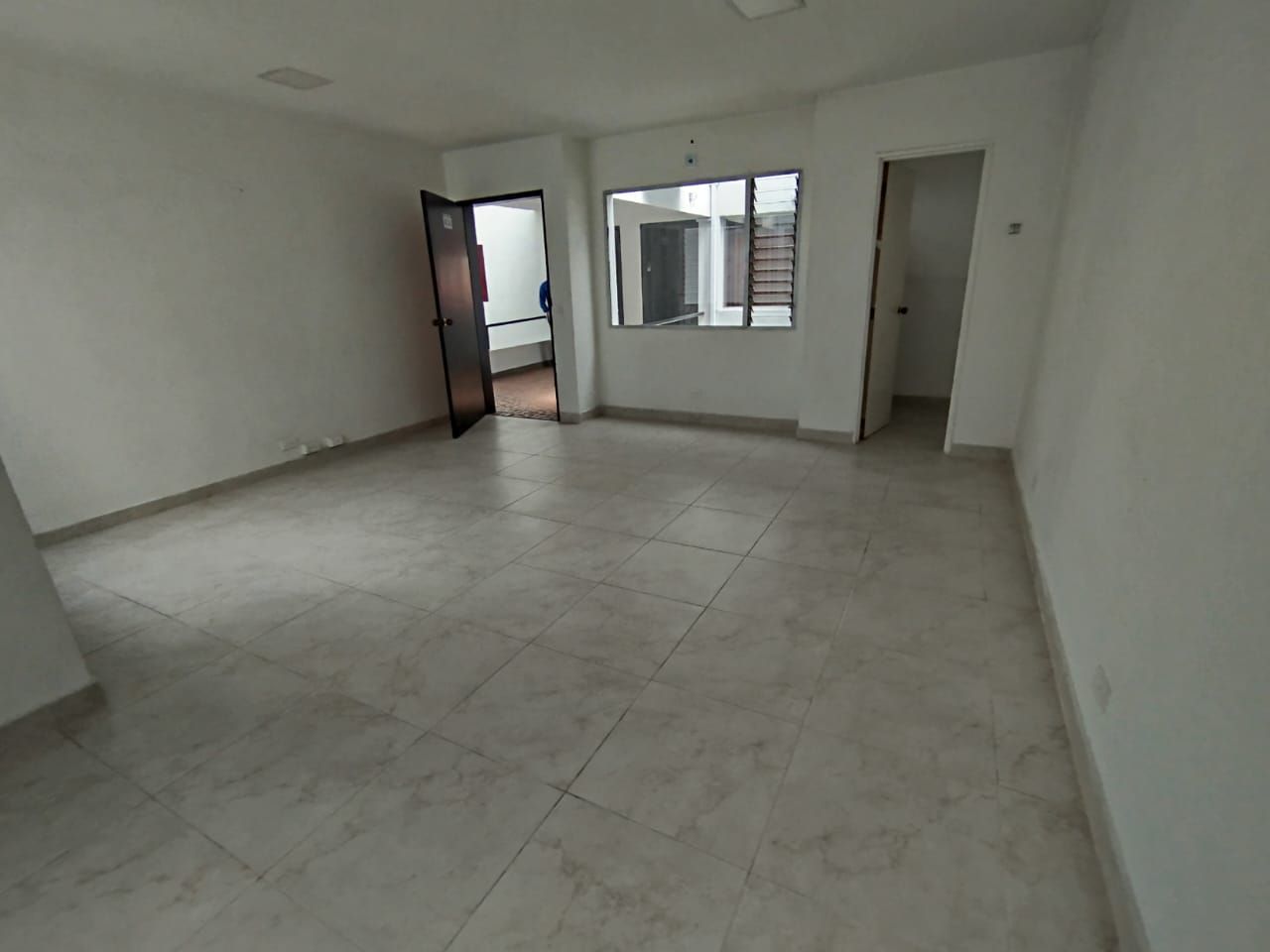Oficina en arriendo Antioquia Envigado Zona Centro 40 m2 Habitaciones 0 Baños 1 Garajes 0 Precio $1750000