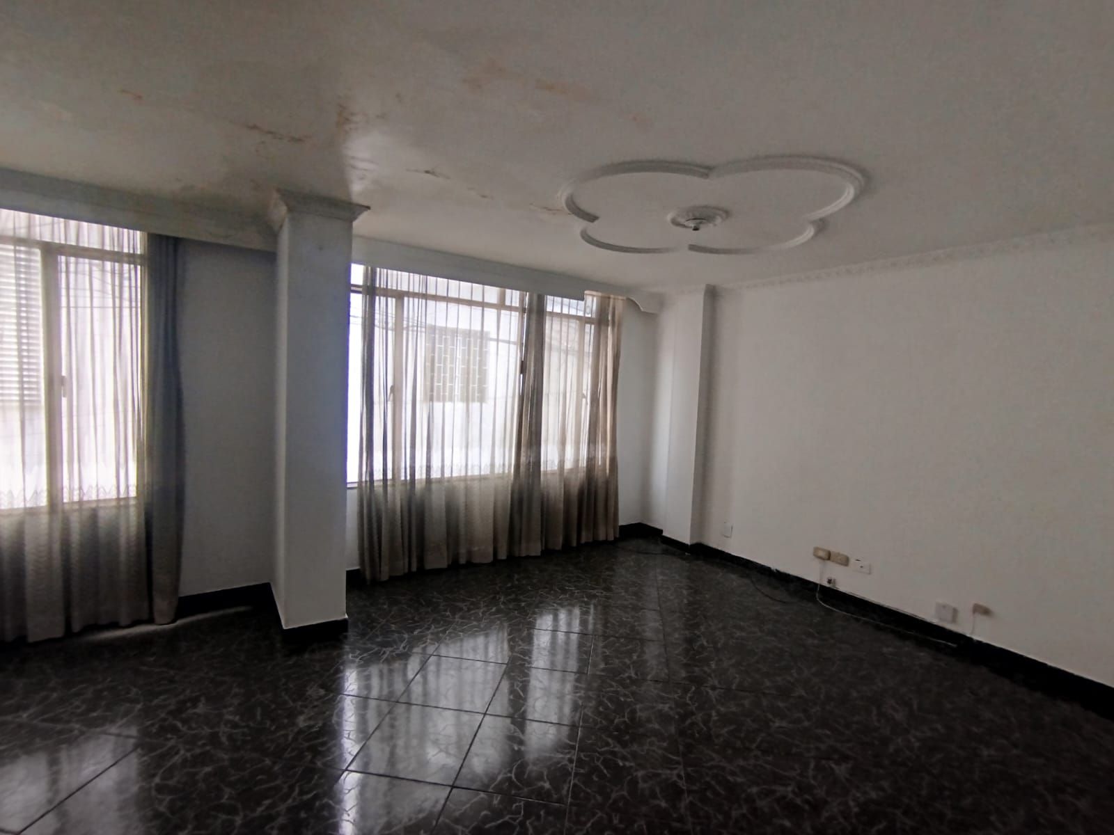 Casa en arriendo Cundinamarca Bogotá Villa María 180 m2 Habitaciones 3 Baños 2 Garajes 1 Precio $6000000