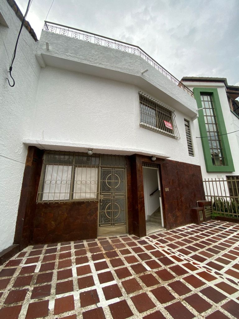 Casa en venta Valle Del Cauca Cali Los Cámbulos 220 m2 Habitaciones 4 Baños 3 Garajes 2 Precio $580000000