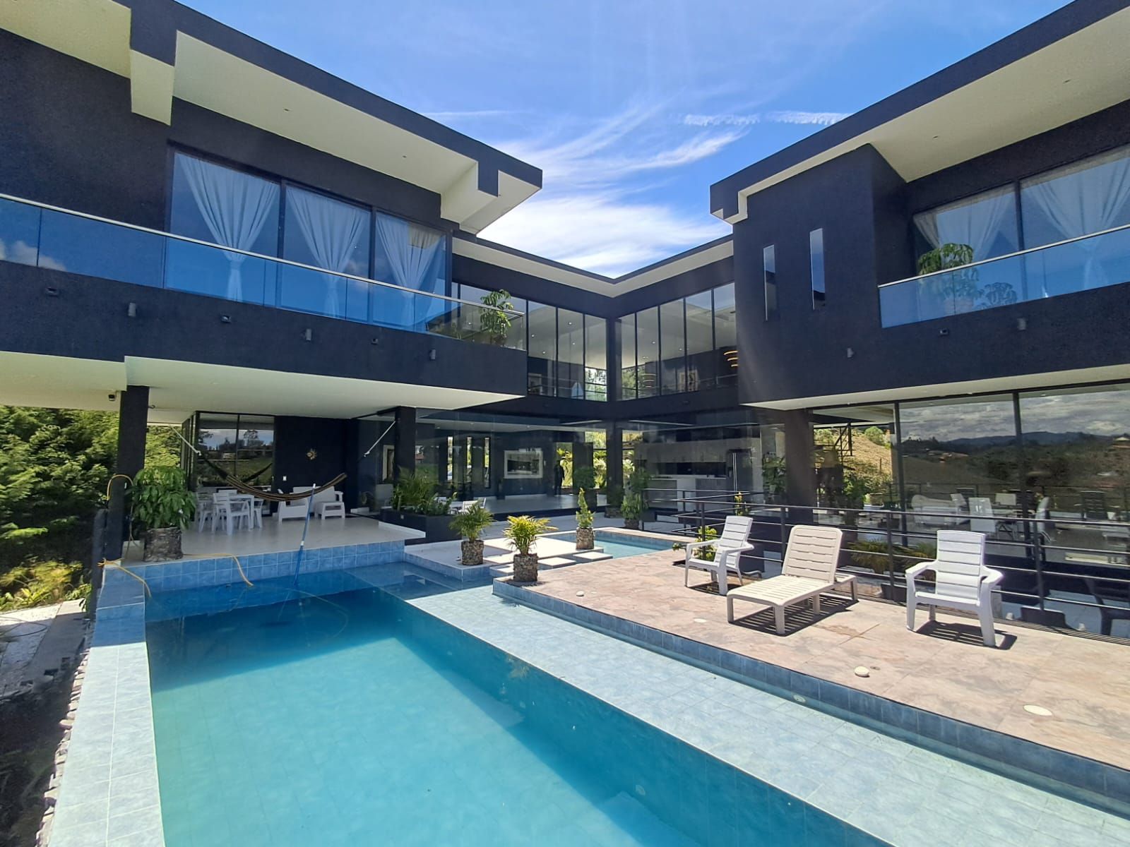 Casa en arriendo Antioquia Rionegro El Porvenir 1050 m2 Habitaciones 5 Baños 9 Garajes 4 Precio $23000000