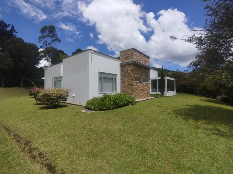 Casa Campestre en arriendo Antioquia La Ceja La Ceja 390 m2 Habitaciones 4 Baños 5 Garajes 8 Precio $17000000