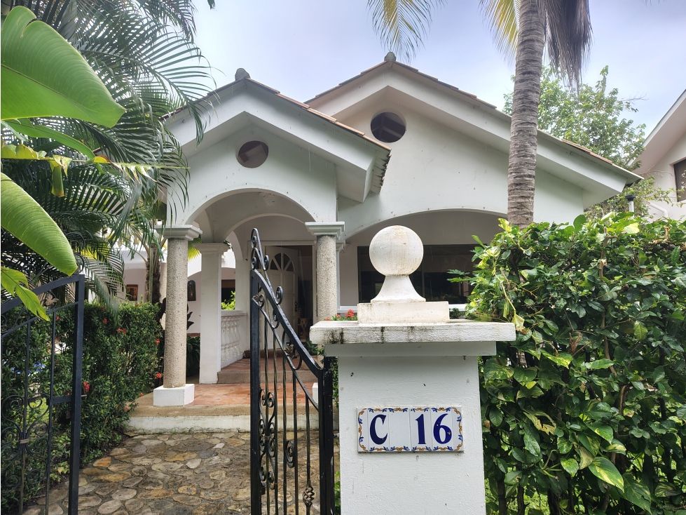 Casa en venta Tolima Melgar Melgar 250 m2 Habitaciones 5 Baños 4 Garajes 4 Precio $850000000