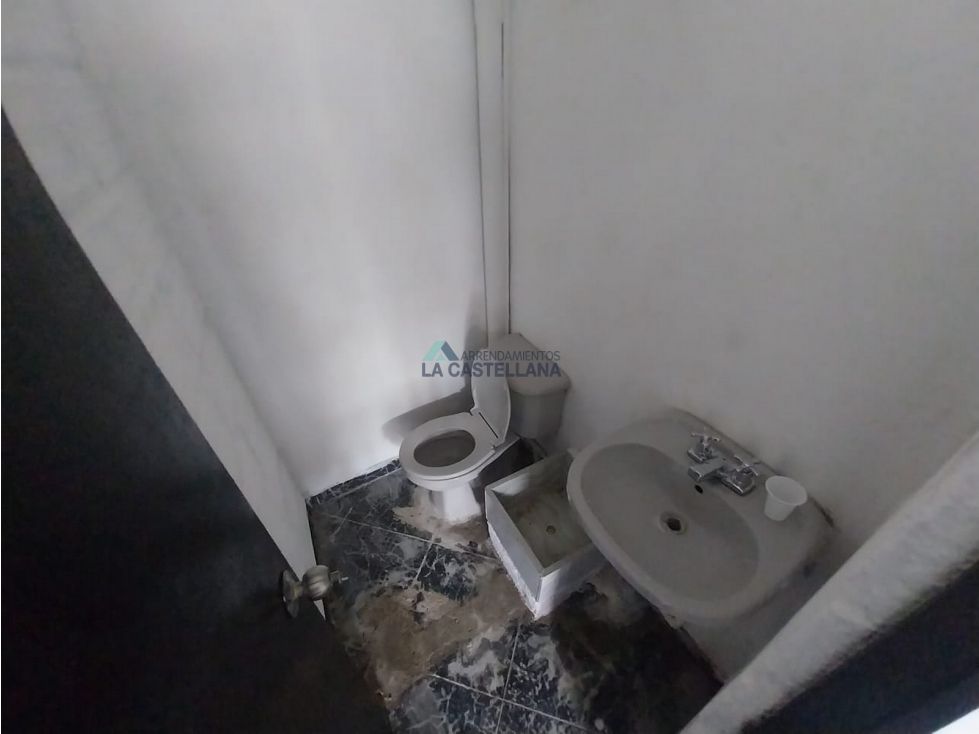 Local en arriendo Antioquia Medellín Pedregal 35 m2 Habitaciones 0 Baños 1 Garajes 0 Precio $1400000