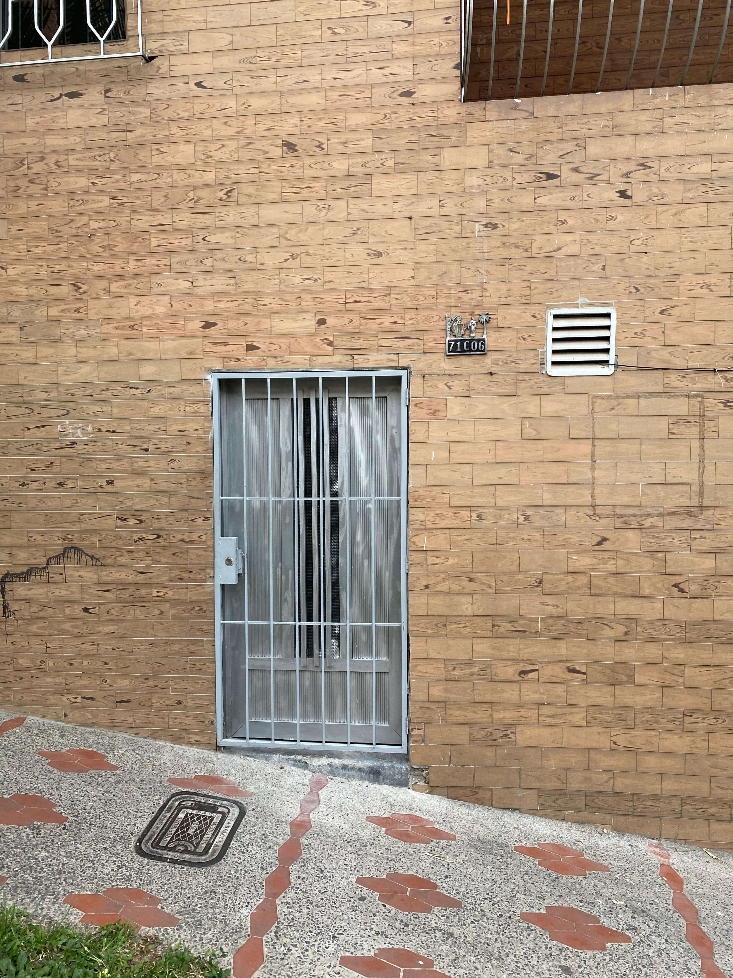 Casa en arriendo o venta Antioquia Medellín Cordoba 50 m2 Habitaciones 2 Baños 1 Garajes 0 Precio venta $200000000 Precio arriendo $1400000