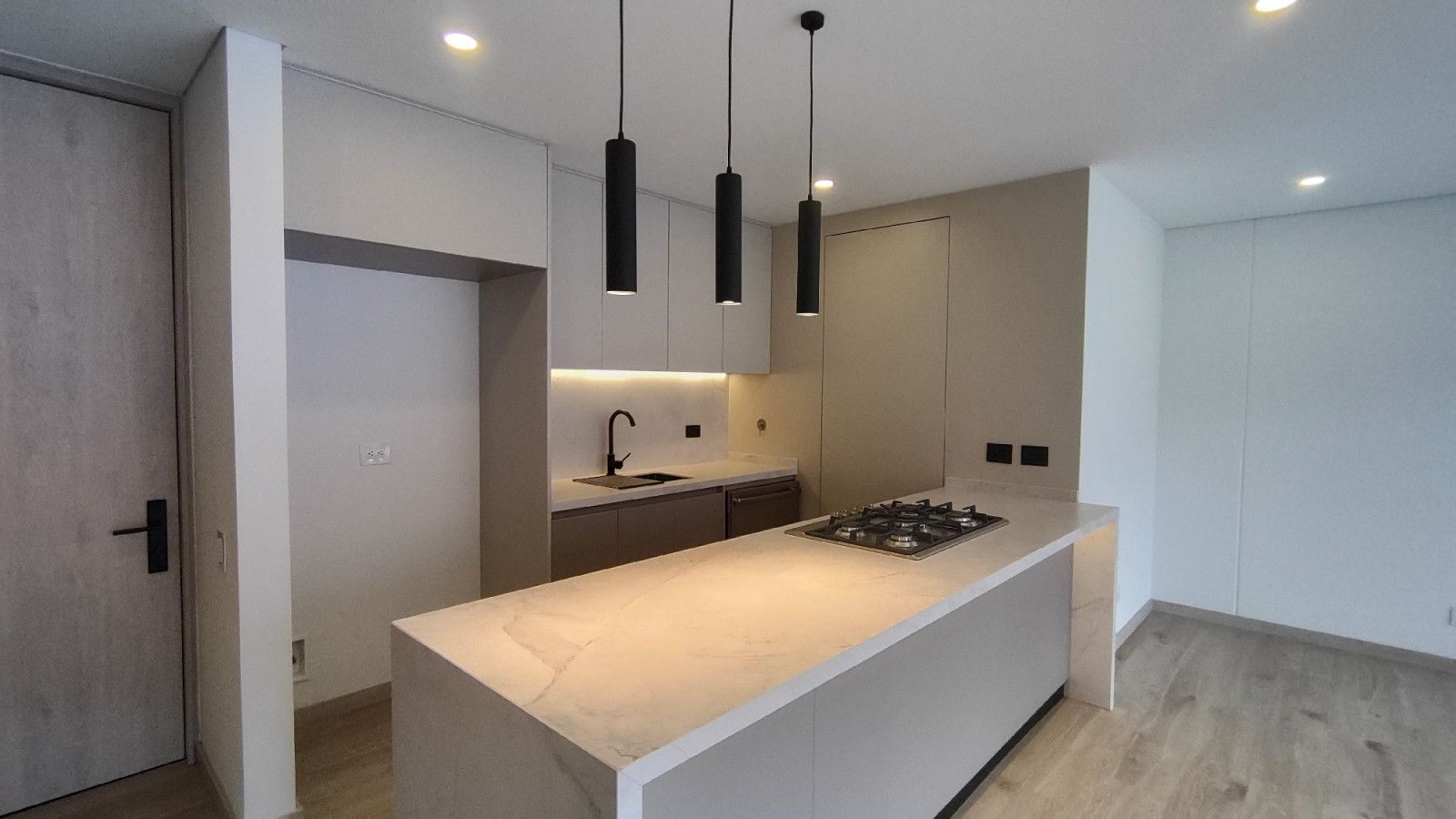 Apartamento en arriendo Antioquia Medellín Los Balsos No1 120 m2 Habitaciones 3 Baños 3 Garajes 2 Precio $9000000