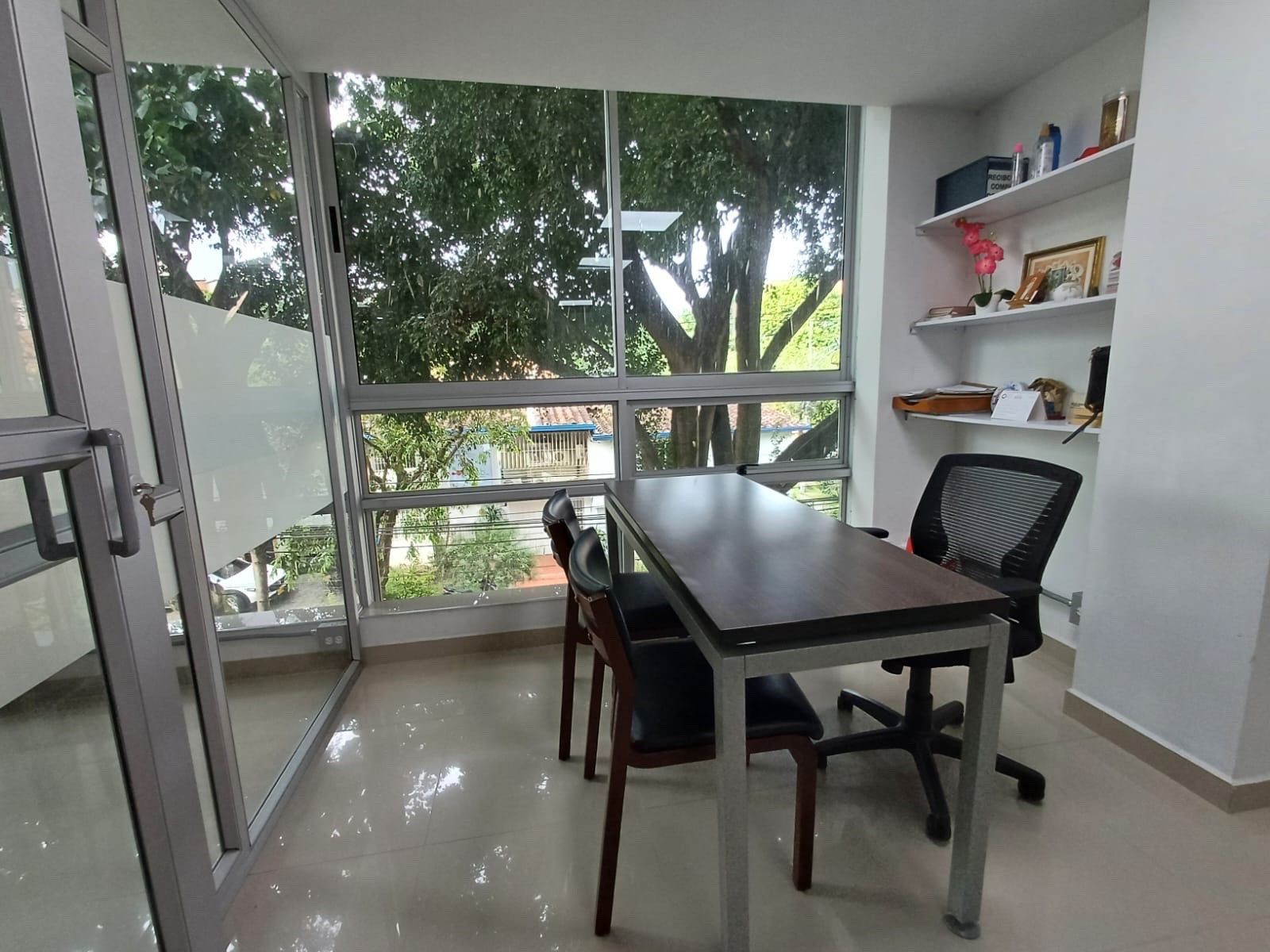 Oficina en arriendo Antioquia Medellín Laureles 35 m2 Habitaciones 0 Baños 1 Garajes 0 Precio $3300000