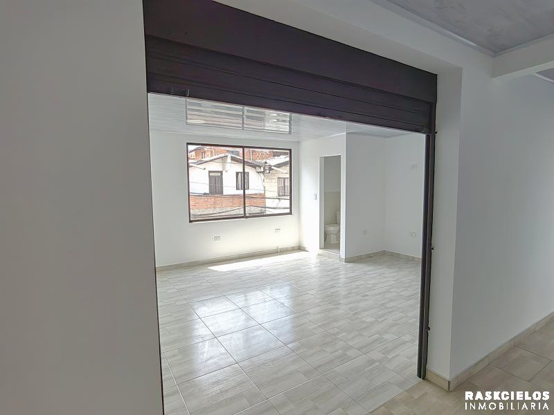 Local en arriendo Antioquia Medellín El Pinal 30 m2 Habitaciones 0 Baños 1 Garajes 0 Precio $1300000