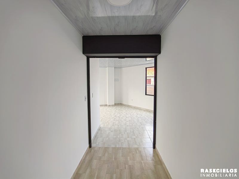 Local en arriendo Antioquia Medellín El Pinal 40 m2 Habitaciones 0 Baños 1 Garajes 0 Precio $2700000