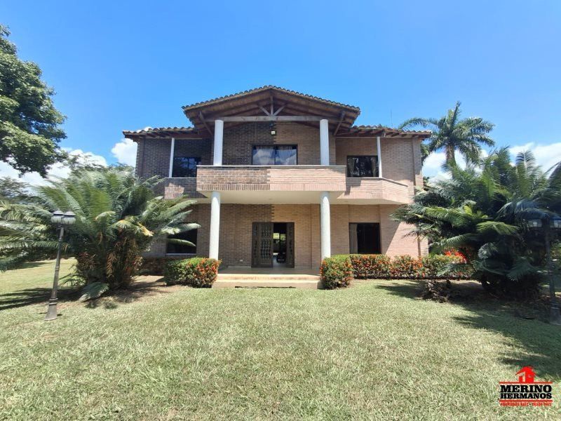 Finca en venta Antioquia Santafé De Antioquia Santafé De Antioquia 320 m2 Habitaciones 5 Baños 6 Garajes 4 Precio $1600000000