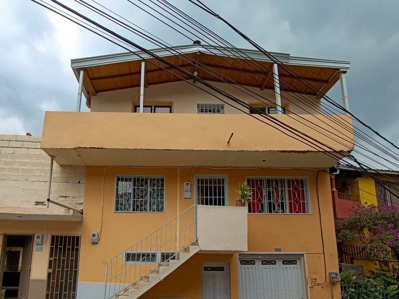 Apartamento en arriendo Antioquia Medellín El Rincon 140 m2 Habitaciones 3 Baños 1 Garajes 0 Precio $2000000