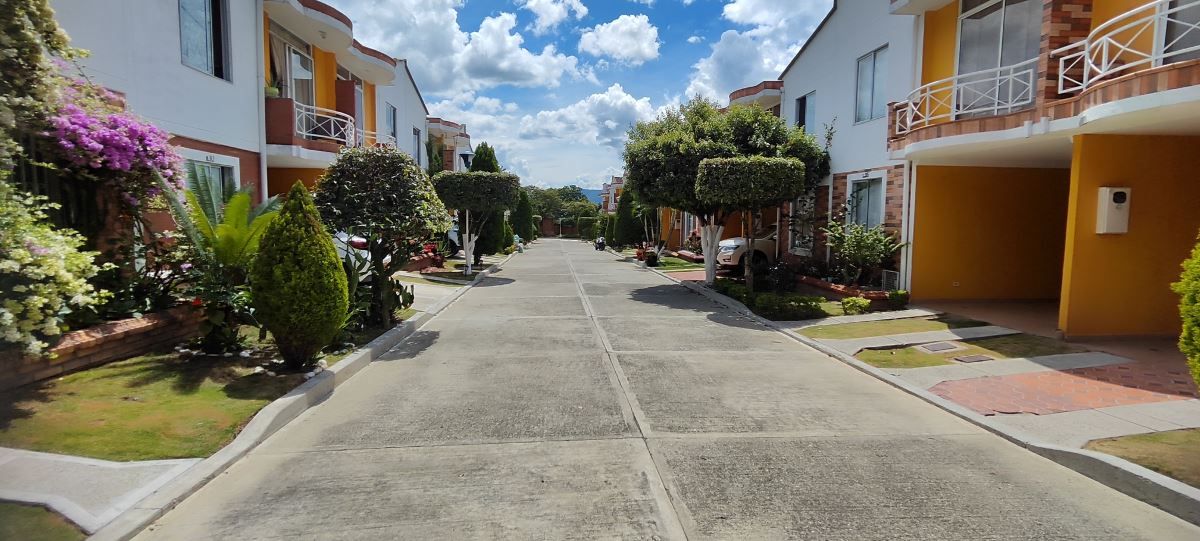 Casa en venta Santander Piedecuesta Villaluz 98 m2 Habitaciones 3 Baños 3 Garajes 1 Precio $530000000