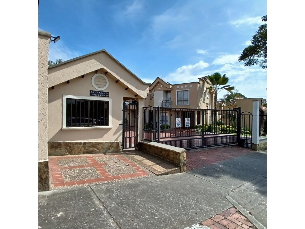 Casa en arriendo Quindío Armenia Ub La Estancia 145 m2 Habitaciones 3 Baños 3 Garajes 1 Precio $2500000