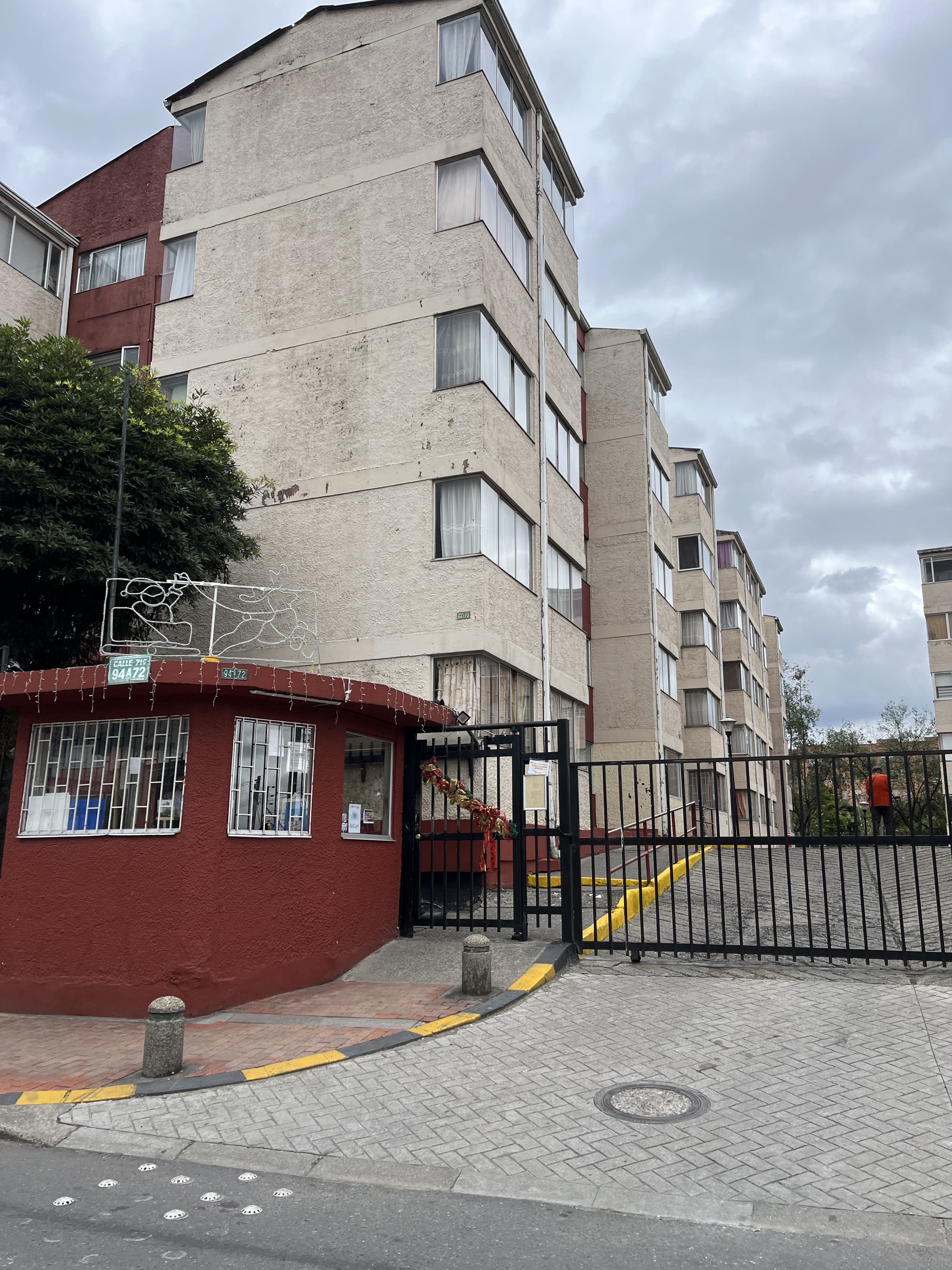 Apartamento en arriendo o venta Cundinamarca Bogotá Florida Blanca Norte - Edif Retiro De Zarzamora 40 m2 Habitaciones 2 Baños 1 Garajes 0 Precio venta $220000000 Precio arriendo $1500000