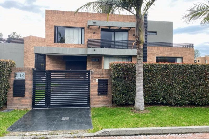 Casa en venta Cundinamarca Bogotá Casa Blanca 560 m2 Habitaciones 4 Baños 4 Garajes 0 Precio $3200000000