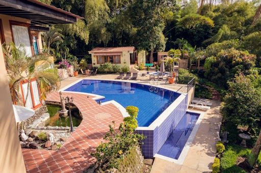 Casa en venta Risaralda Pereira Pereira 1000 m2 Habitaciones 8 Baños 8 Garajes 2 Precio $2700000000