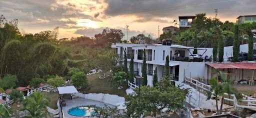 Finca en venta Risaralda Pereira Pereira 400 m2 Habitaciones 6 Baños 4 Garajes 3 Precio $1000000000